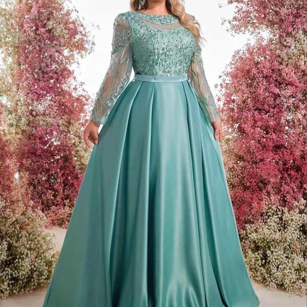 Elegant Long Sleeve Teal Evening Dress